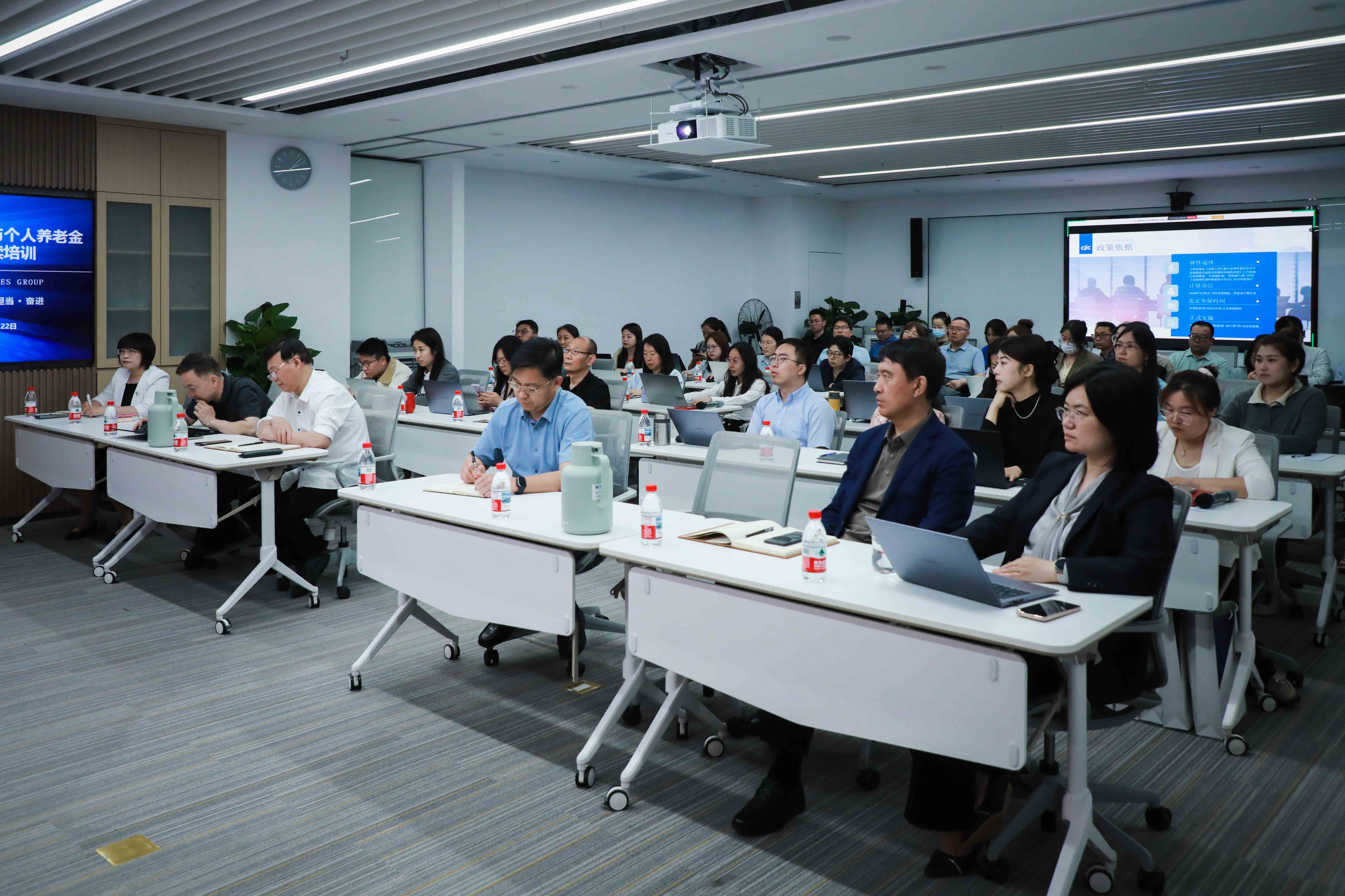 �����F�e��(hu��)�e�k�T�����������c��(g��)���B(y��ng)�Ͻ����߽��x��Ӗ(x��n)